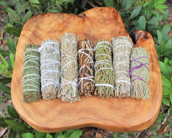 Sage Bundle: Smudge Kit 7 Stick SAMPLER - Black, Blue, Cedar, Yerba, Desert, Copal & Juniper (Sage Smudge Stick)