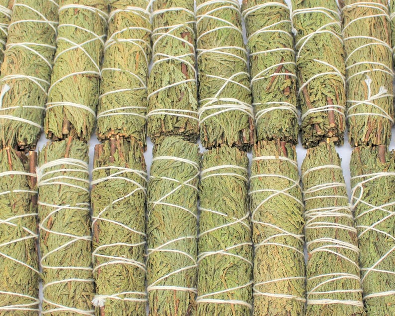 Cedar Smudge 4" Sticks - 3 Piece Lot (Fresh Bundles For Incense & Craft Uses) afbeelding 9