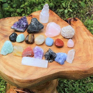 Beginners Crystal Kit, 20 pcs Chakra Protection Healing Sets PLUS Natural Rough & Tumbled Crystal Specimens Healing Crystals and Stones image 10