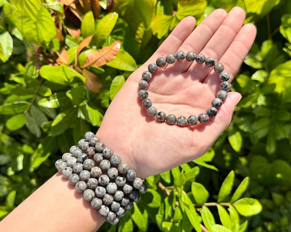 Yooperlite Bead Bracelet: UV Reactive Flame Stone 8 mm Round Crystals (Natural Yooperlite Bracelet, Premium Grade Stretch Gemstone Bracelet)
