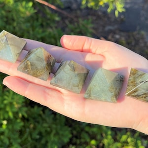 Labradorite Crystal Pyramid, 1&quot; - 1.25&quot; (Polished Gemstone Pyramid, Labradorite Pyramid, Carved Pyramid)