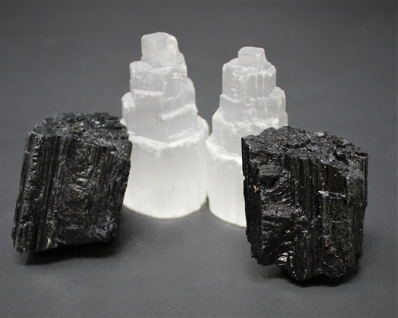 2 Selenite Towers & 2 Extra Grade Natural Black Tourmaline Logs - Home Protection Crystal Kit bild 2