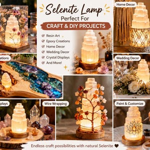 Może przedstawiać: Kolekcja podświetlanych lamp selenitowych w r&oacute;żnych aranżacjach. Lampy są prezentowane w sztuce żywicznej, kreacjach epoksydowych, dekoracjach domu, dekoracjach ślubnych i ekspozycjach kryształ&oacute;w. Lampy są cylindryczne i ułożone w stos, z ciepłym, świecącym światłem.