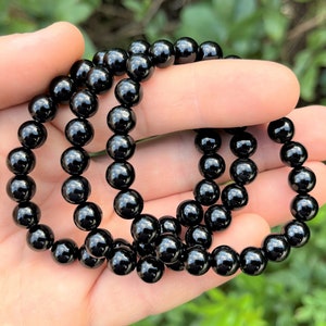 Black Onyx Bead Bracelet: 8 mm Round Crystals (Black Onyx Bracelet, Premium Grade Stretch Nugget Bracelet)