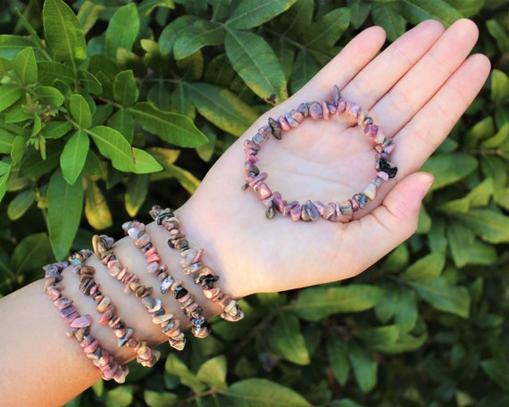 Rhodonite Chip Bracelet (Rhodonite Crystal Bracelet, Rhodonite Gemstone Bracelet, Stretch Bracelet, Gift)