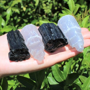 2 Selenite Towers & 2 Extra Grade Natural Black Tourmaline Logs - Home Protection Crystal Kit bild 3