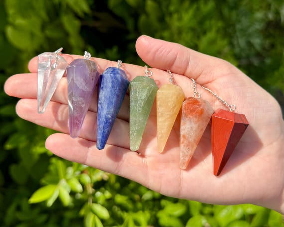 7 Chakra Crystal Pendulum Set - Clear Quartz, Amethyst, Sodalite, Green Aventurine, Yellow Aventurine, Sunstone & Red Jasper