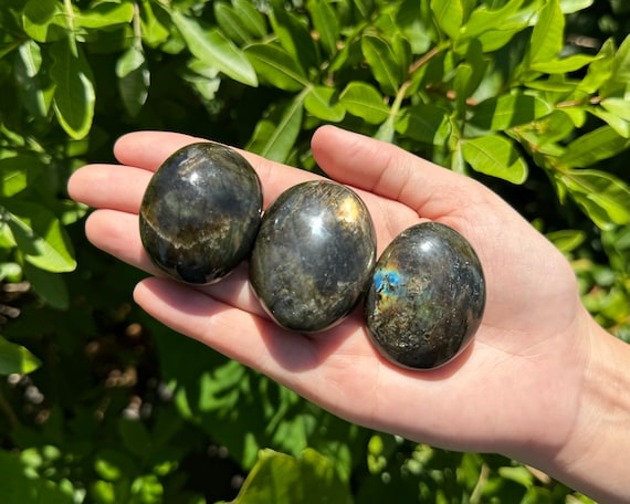 Spectrolite Palm Stone, Hand Polished Pebbles: Choose How Many ('A' Grade Premium Quality, Labradorite Palm Stone, Spectralite)