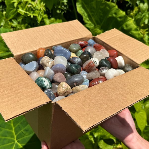 ¡Caja enorme de piedras pulidas surtidas de gran tamaño a precio increíblemente bajo! Venta al por mayor de cristales pulidas mixtos (grado 'A').