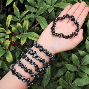 Shungite Chip Bracelet (Shungite Crystal Bracelet, Shungite Gemstone, Stretch Bracelet, Gift)