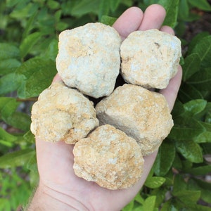 Break Your Own Geodes by Pieces: 1.5&quot; - 3&quot; Large Unopened Moroccan Crystal Quartz Geodes (&#39;A&#39; Grade Wholesale Quartz Geodes)