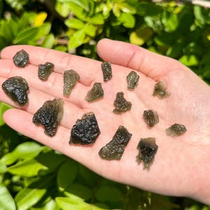 Genuine Moldavite Crystals, Natural Raw Moldavite Stones From Czech Repubic - Choose Size (&#39;A&#39; Grade Premium Quality Real Moldavite)