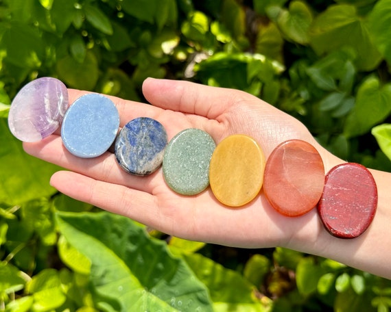 7 Chakra Palm Stone Set With Drawstring Pouch (7 Chakra Crystal Set, Beginner Crystals, 7 Chakra Palm Stone Set)
