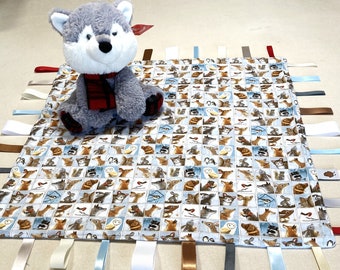 Animal Patch Ribbon Blanket and Plaid Huskie Dog