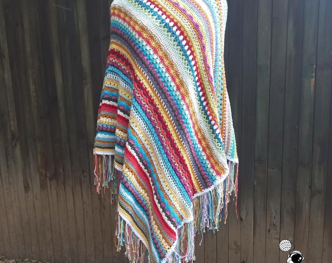 Crochet Poncho Pattern Shabby Chic, Bohemian styled poncho pattern for men and women. Striped texture pattern.