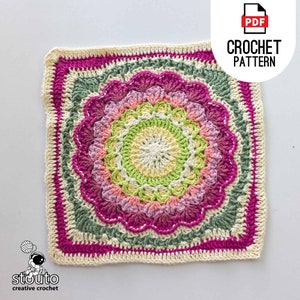 Puede incluir: Un patrón de crochet cuadrado con un diseño de mandala colorido en tonos rosa, verde y amarillo. El patrón está rodeado por un borde blanco con un ribete rosa y verde. El texto "CROCHET PATTERN" está en la esquina superior derecha de la imagen.