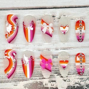Uñas postizas Orgullo Lésbico / Arte de uñas arcoíris / Uñas reutilizables LGBTQ / Uñas postizas coloridas hechas a mano / Set de uñas con purpurina Orgullo / Uñas de gel