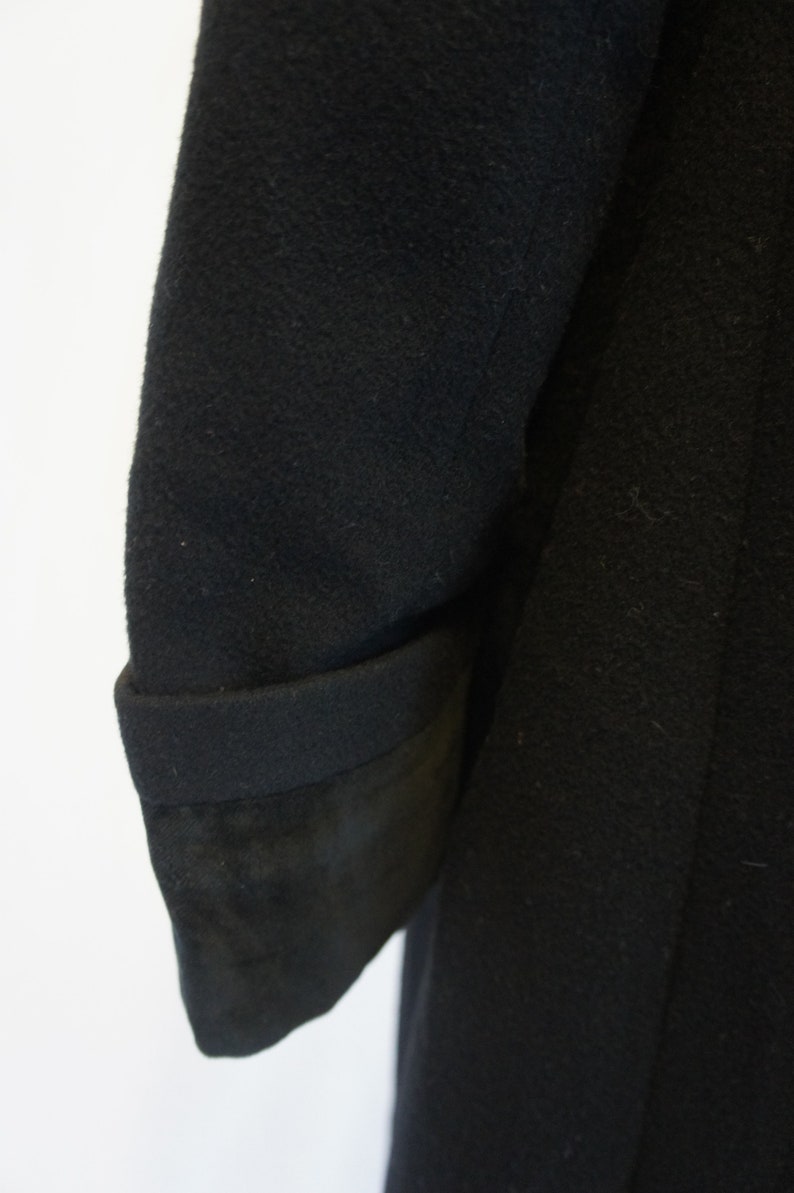 Dolce&Gabbana Black Wool Coat with Standing Collar and Velvet Trim Detail image 6