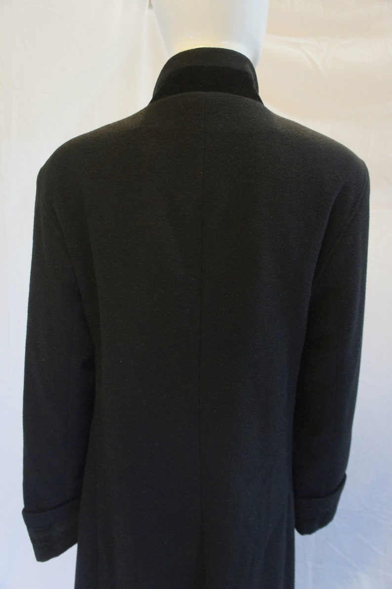 Dolce&Gabbana Black Wool Coat with Standing Collar and Velvet Trim Detail image 4