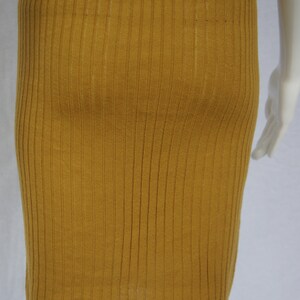 Made in Italy Mustard Yellow Rib Knit V-neck Sleeveless Rib Knit Knee-length Short Casual Dress Size: 4 S image 7