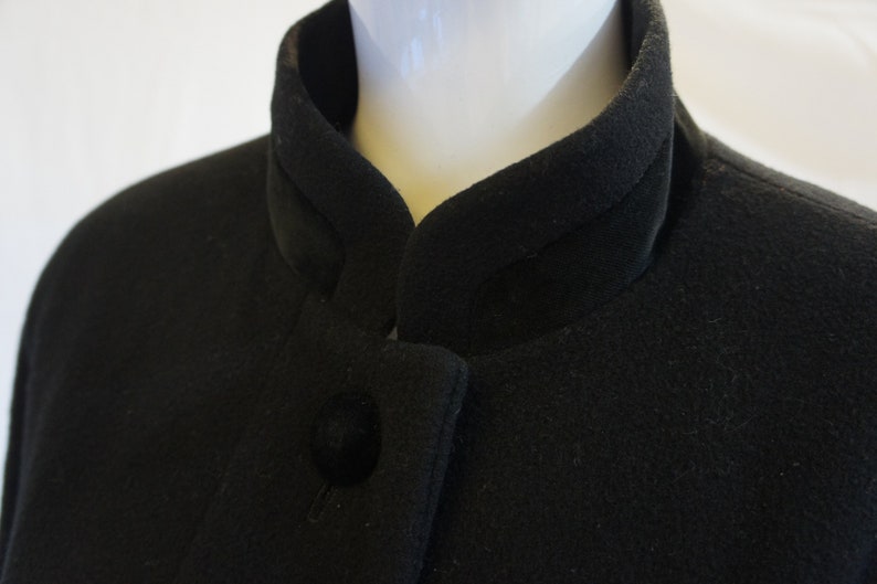 Dolce&Gabbana Black Wool Coat with Standing Collar and Velvet Trim Detail image 8