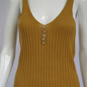 Made in Italy Mustard Yellow Rib Knit V-neck Sleeveless Rib Knit Knee-length Short Casual Dress Size: 4 S image 9