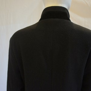 Dolce&Gabbana Black Wool Coat with Standing Collar and Velvet Trim Detail image 3