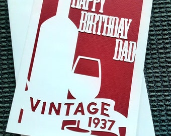 Tarjeta de cumpleaños personalizada con vino añejo