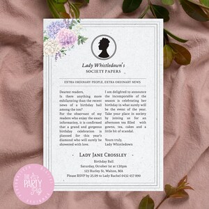 Puede incluir: Una invitaci&oacute;n de estilo vintage con el texto "Lady Whistledown's Society Papers" y detalles florales. La invitaci&oacute;n anuncia un baile de cumplea&ntilde;os con detalles como la fecha, la hora y el lugar. El dise&ntilde;o est&aacute; sobre un papel texturizado.