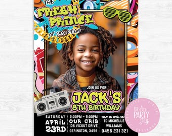 Puede incluir: Una colorida invitación de cumpleaños con la foto de un niño sonriente. El diseño presenta arte de graffiti, una radio y el texto "The Fresh Prince of San Diego". La invitación es para el 8º cumpleaños de Jack.