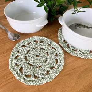 Green And White Cotton Trivet. Small Hot Pads. Set of 2