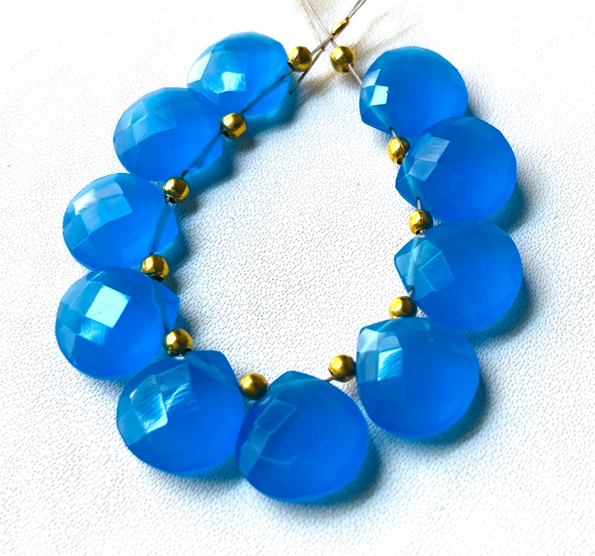 ファセットカットのブルーカルセドニーハート宝石：トップドリル加工