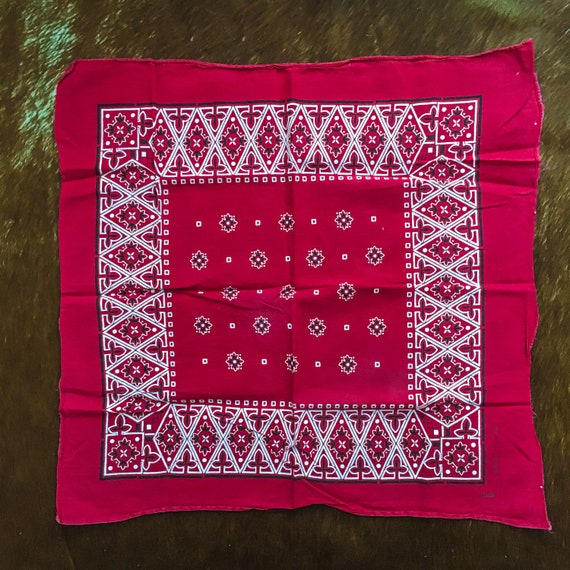 1950's 1960's Vintage Red Trunk Up Bandana - image 2