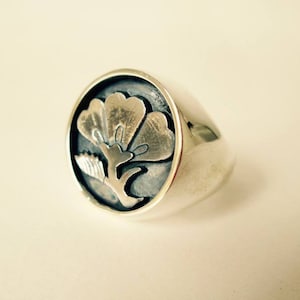Cherry blossom () Japanese Crest Ring