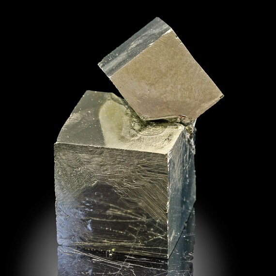 Cubic Pyrite from Spain Super Mirror-Like Luster Healing Crystals, Home  Decor, Souvernir