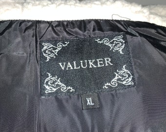 Valuker brand top