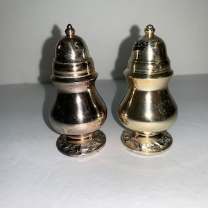 Estate Sale Vintage Oneida Ltd Silver Plate Salt Pepper Shakers(1)