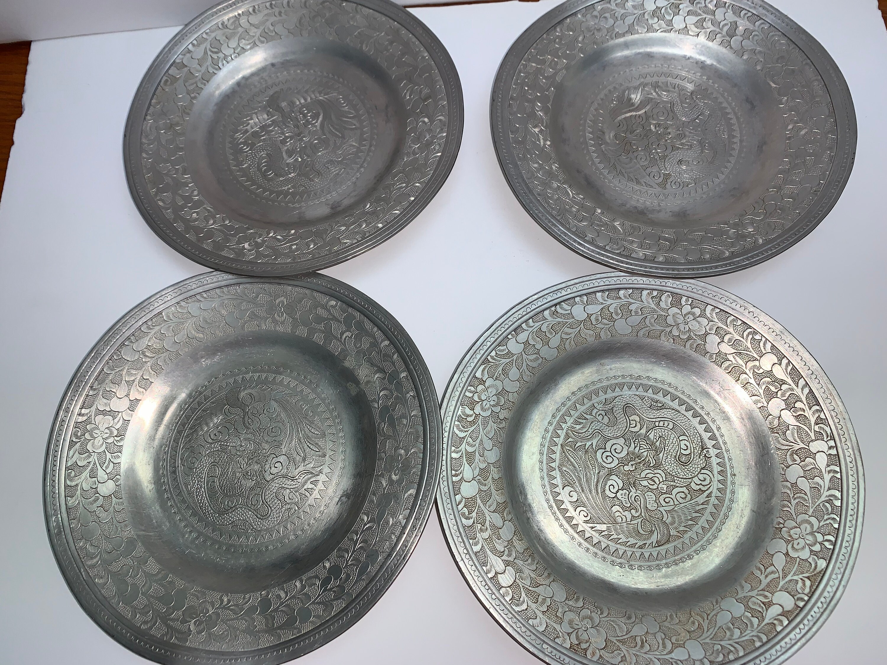 ヴィンテージ 美しい彫刻プレート 4枚セット コレクターズアイテム