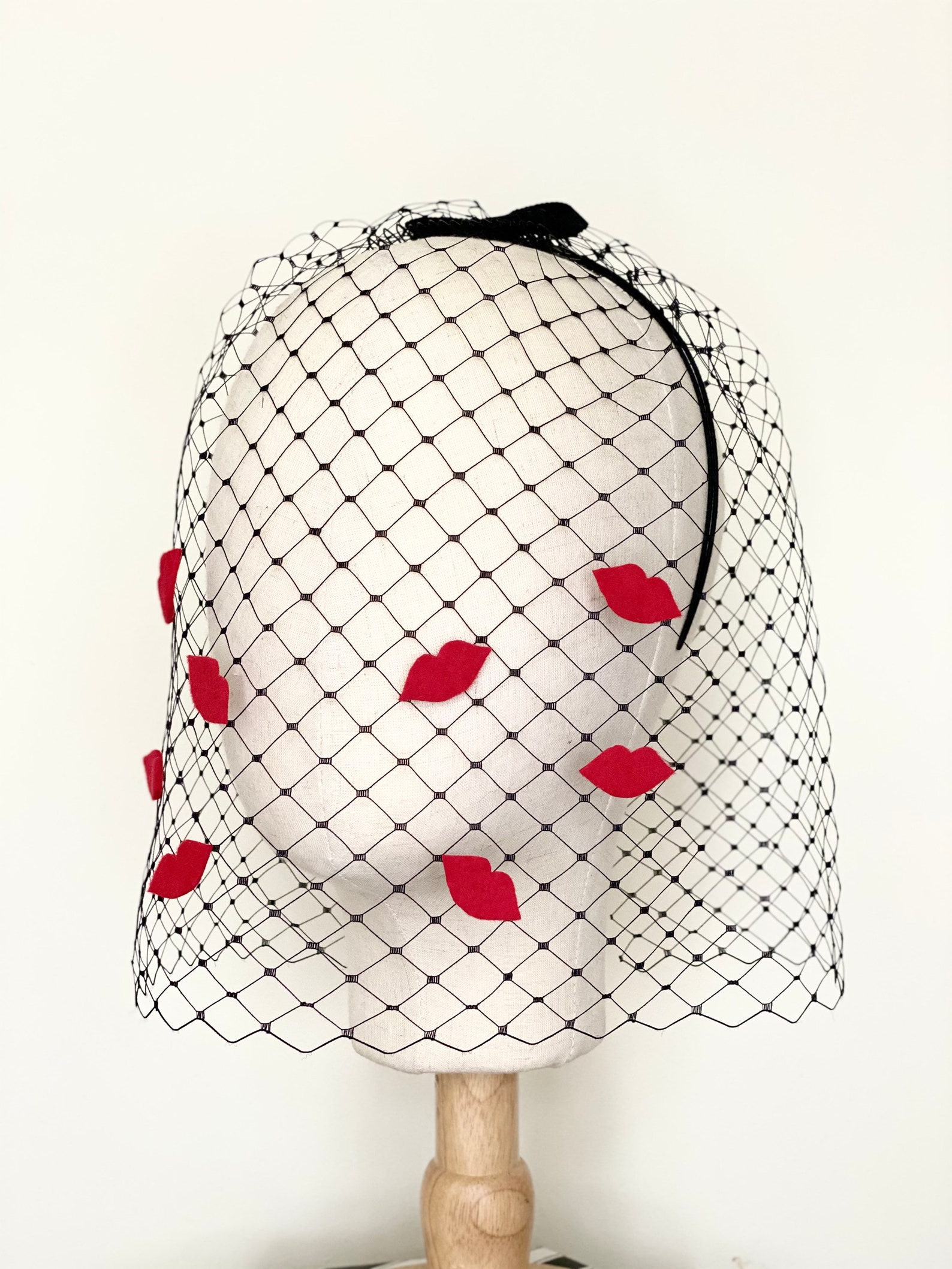 Red Lips Birdcage Veil Fascinator Love Kiss Hat Black Diamond Veil Felt