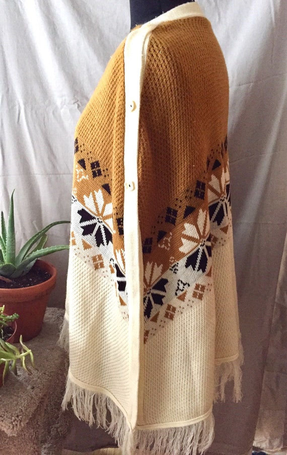 70s Knit Poncho Cape Fringe Nordic Cream Mustard … - image 4