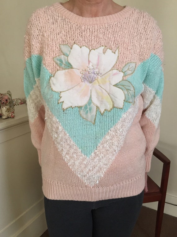 Vintage Floral Pastel Sweater Pearls Medium pink t