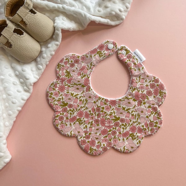 Light pink tone Poppy and daisy Floral Liberty scalloped dribble bib, scalloped bib, Christmas outfit bib, personalised gift baby shower