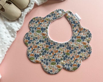 Blue and earthy Poppy and Daisy Floral Liberty scalloped dribble bib blue scalloped bib, Christmas outfit bib, personalised gift baby shower