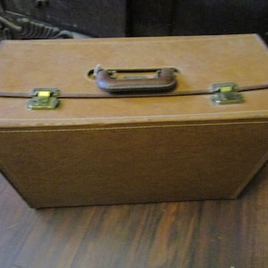 Mid Century Samsonite Brown Suitcase with 3 Compartments Inside Approx
