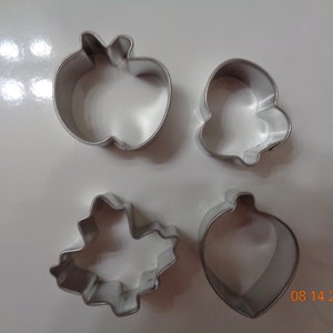 Vintage Set of 4 Little Autumn Fall Cookie Cutters