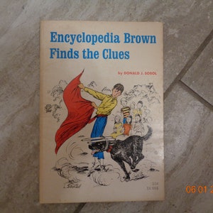 1969 Encyclopedia Brown Finds the Clues by Donald J. Sobol Scholastic Book TX 995