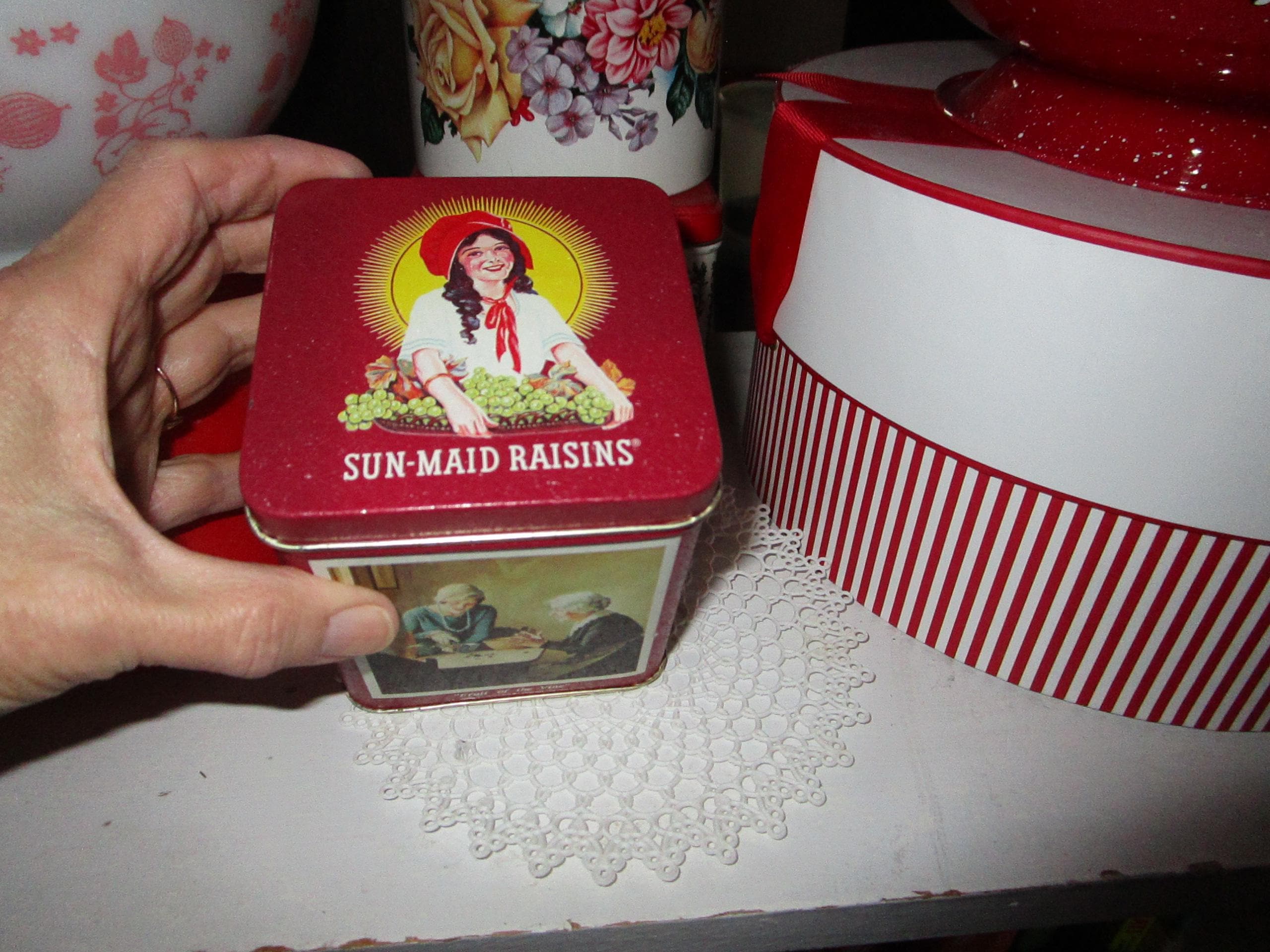 アンティークウッドボックス　Sun-Maid Raisins Vintage Small Tin Can Sun Maid Raisins the Tin Box Company of
