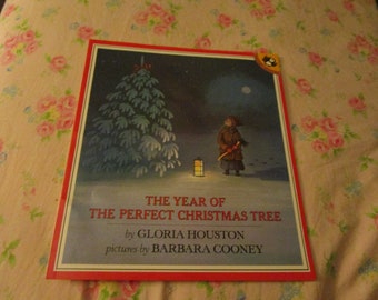 1988, 1996 The Year of the Perfect Christmas Tree by Gloria Houston Pictures by Barbara Cooney SC Picture Puffins Book