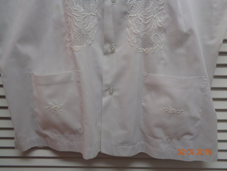 Vintage Sz Lg Mens White Linen Embroidered Shirt from Hawaii