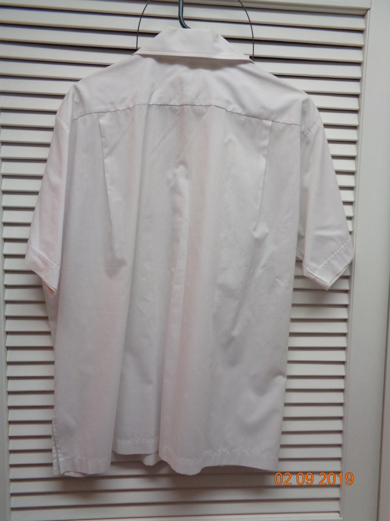 Vintage Sz Lg Mens White Linen Embroidered Shirt from Hawaii